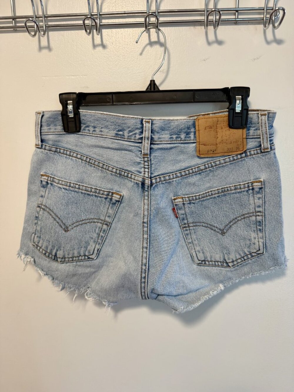 Levi Daisy Duke Light Wash Denim Cutoff Shorts High Rise